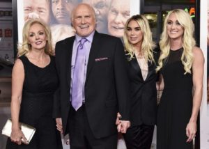 Tammy Bradshaw and terry Bradshaw with Daughters